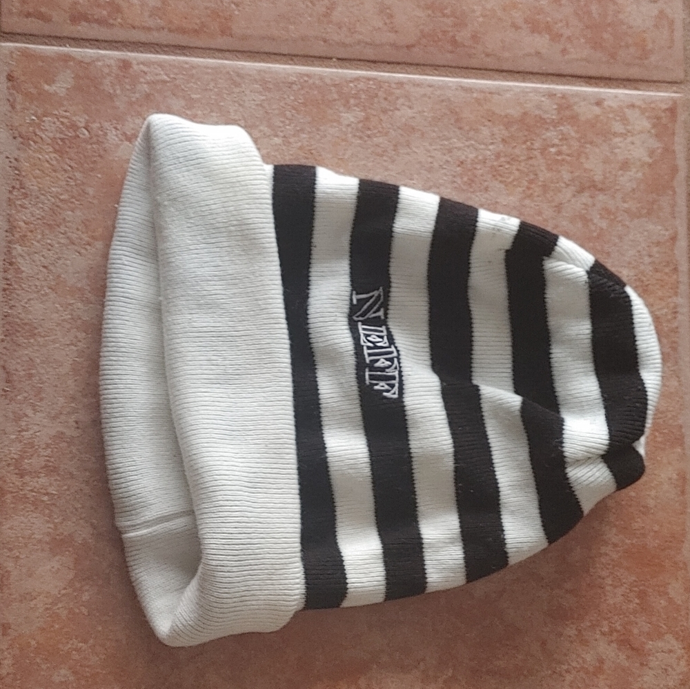 Reversible Neff hat